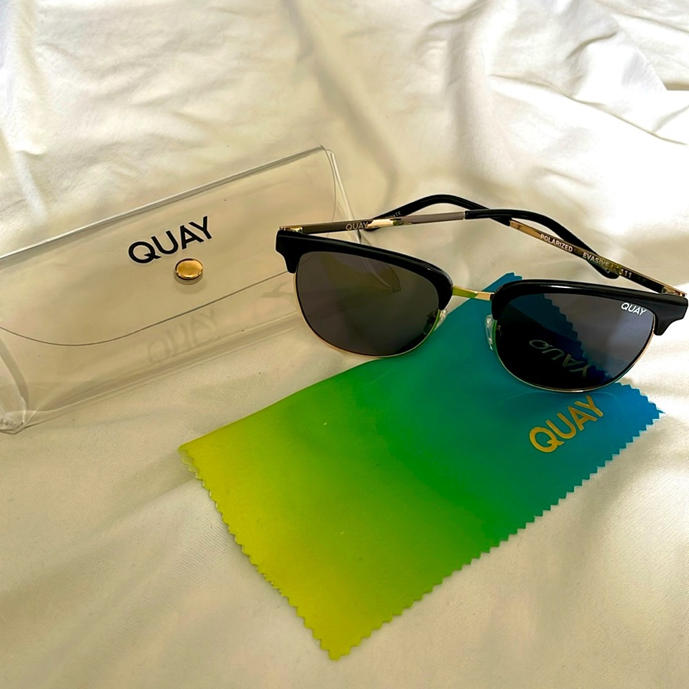 Quay sunglasses men excellent condition. Original case